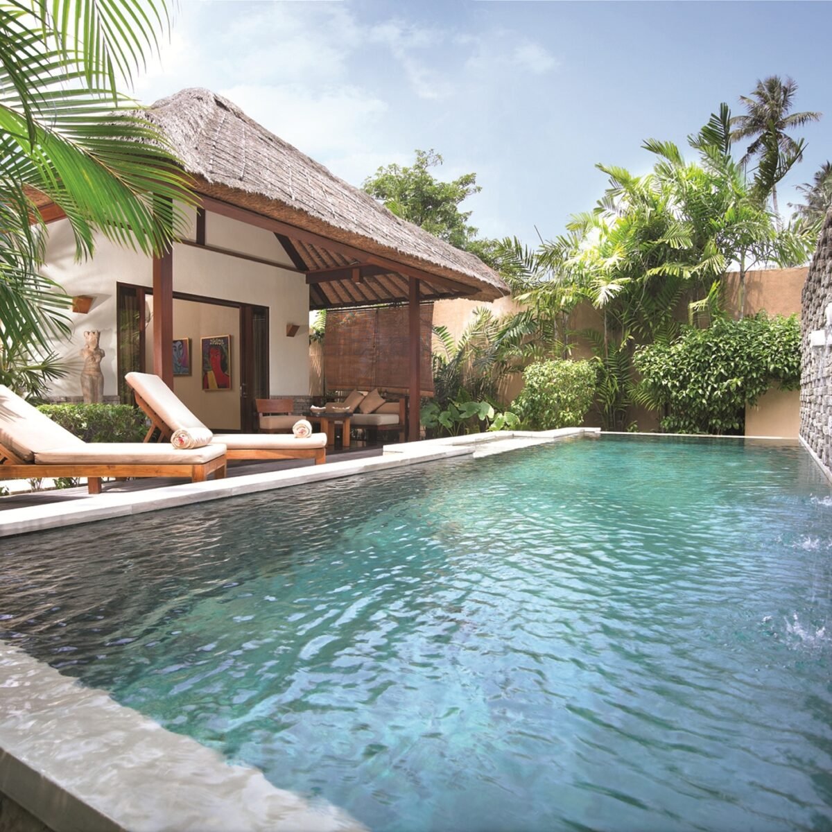 Luxurious One-Bedroom Stay with Refreshing Pool